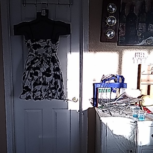 Dress - Picture 2 of 4